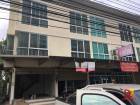 Commercial building for sale, 3 floors, 2 booths, San sai distric